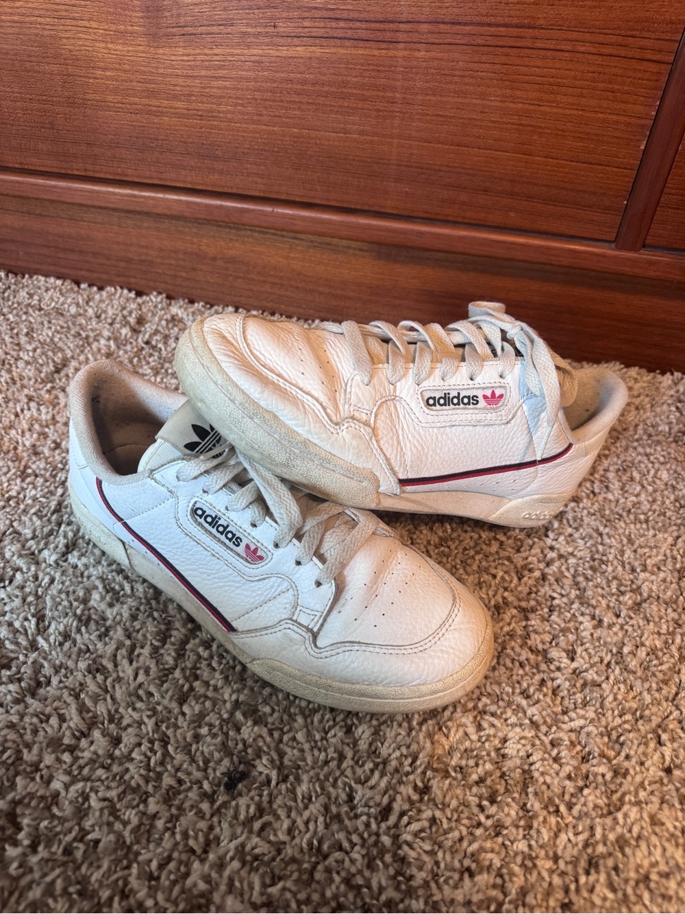 Adidas Sneakers